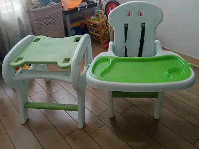 Silla alta para bebé verde y blanca - miniatura 3
