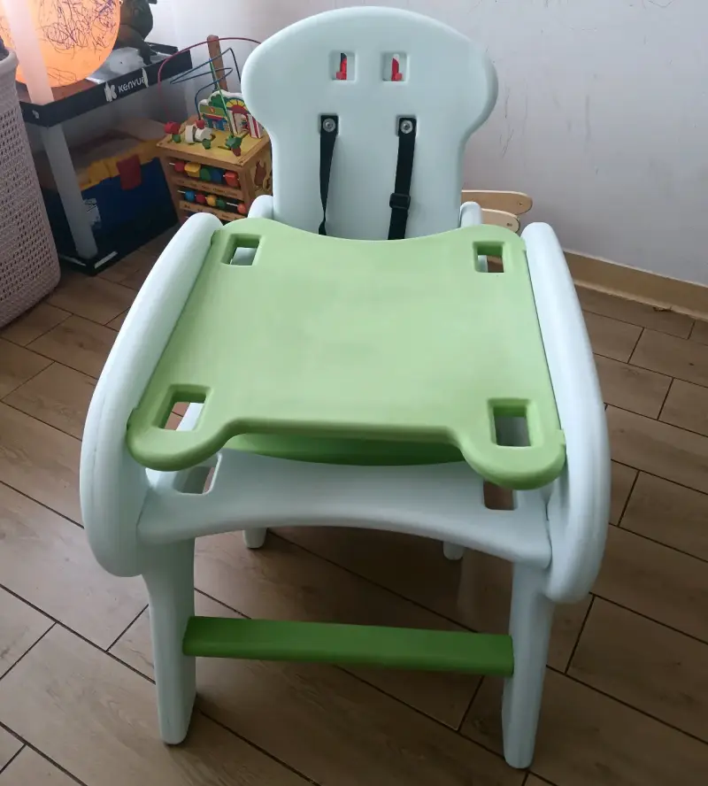Silla alta para bebé verde y blanca - 4