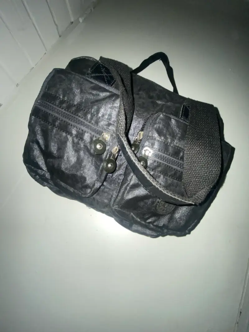 Bolso negro pequeño