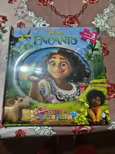 Libro de rompecabezas Encanto - miniatura 1