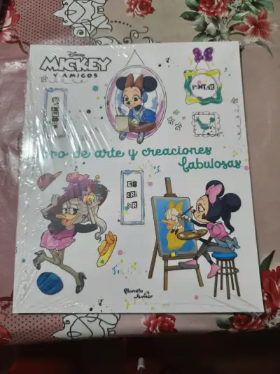 Libro de arte Mickey y amigos - miniatura 1