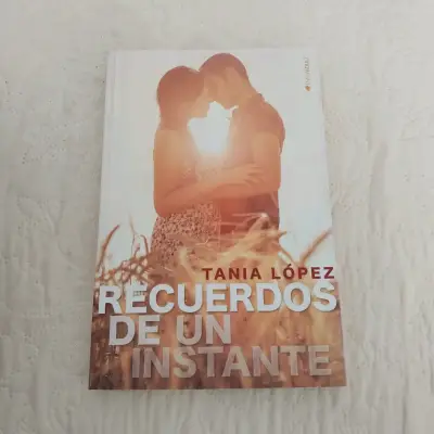 Libro 'Recuerdos de un Instante' - miniatura 1