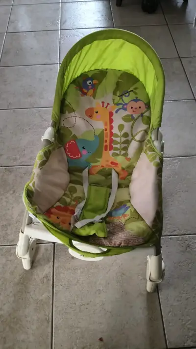 Silla mecedora para bebé verde - miniatura 2