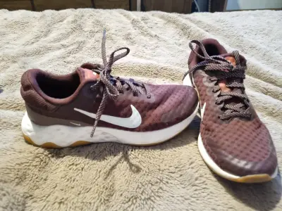 Zapatillas deportivas Nike marrón - miniatura 1