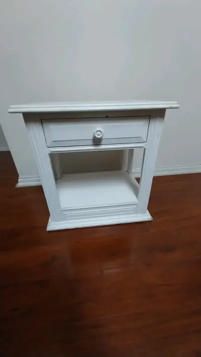 Mesa de madera de noche blanca - miniatura 1