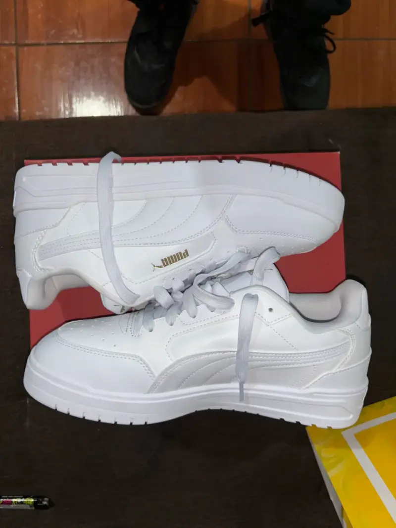 Zapatillas deportivas blancas Puma - 1
