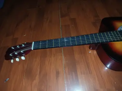 Guitarra acústica clásica - miniatura 6