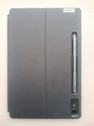Tablet Lenovo con lápiz táctil - miniatura 1