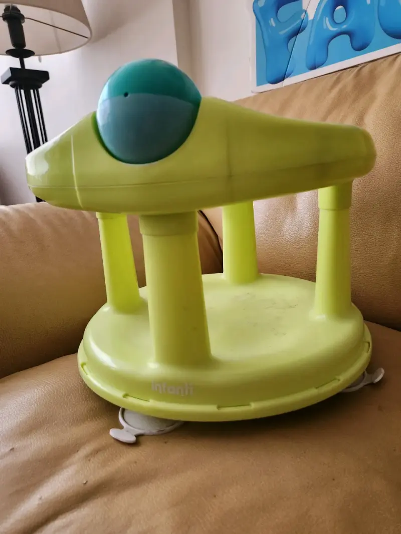Silla de baño bebe con ventosas marca Infantiverde