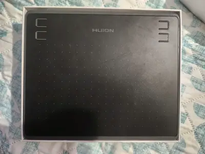 Tableta gráfica Huion negra HS64 - miniatura 1