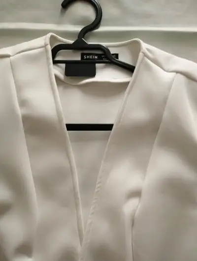 Blazer blanco con cierre decorativo - miniatura 2