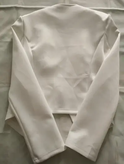 Blazer blanco con cierre decorativo - miniatura 3