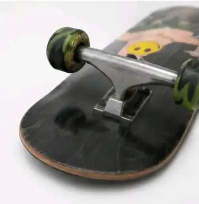 Skate con diseño divertido - miniatura 4