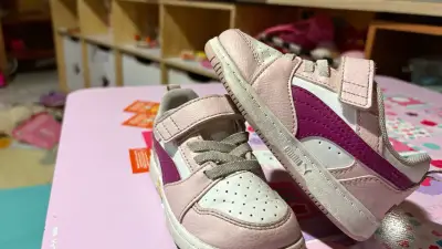 Zapatillas infantiles rosas - miniatura 1