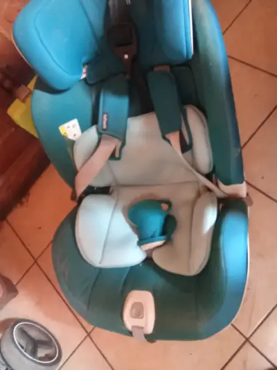 Silla de auto infantil azul - miniatura 1