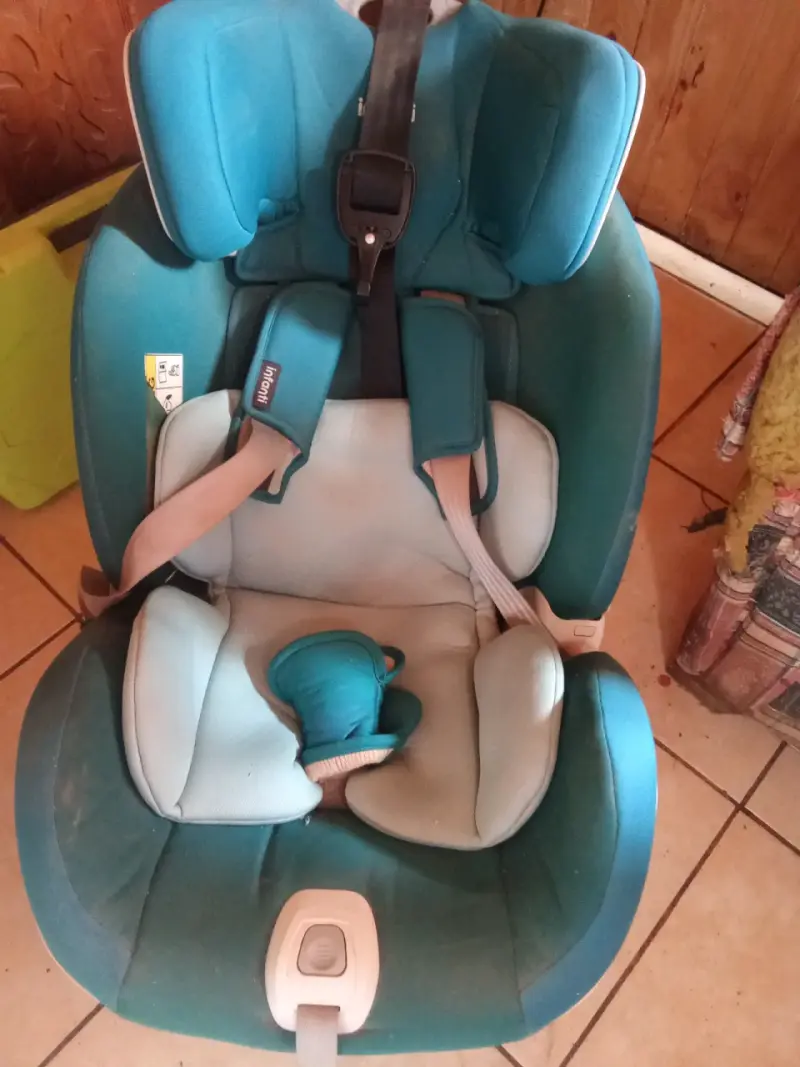 Silla de auto infantil azul - 2