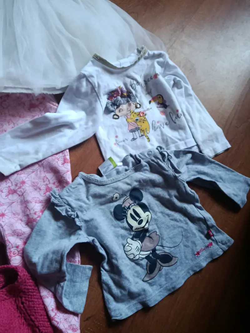 Ropa variada de bebé - 3
