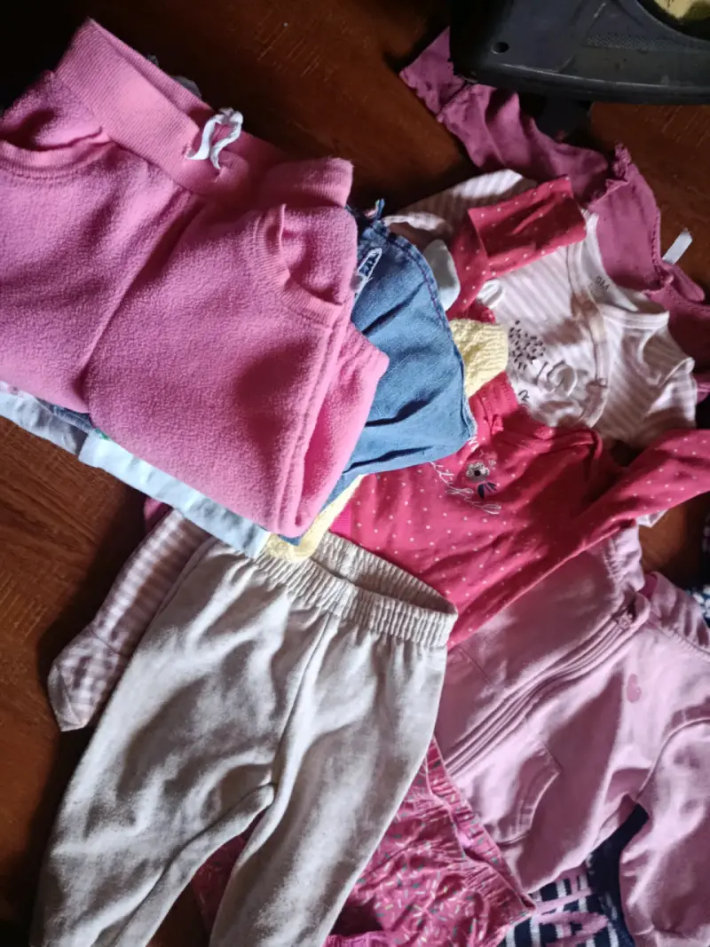 Ropa variada de bebé - 6