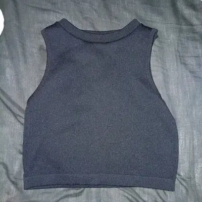 Polera negra sin mangas - miniatura 1