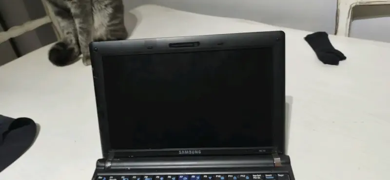Laptop Samsung usada - 5