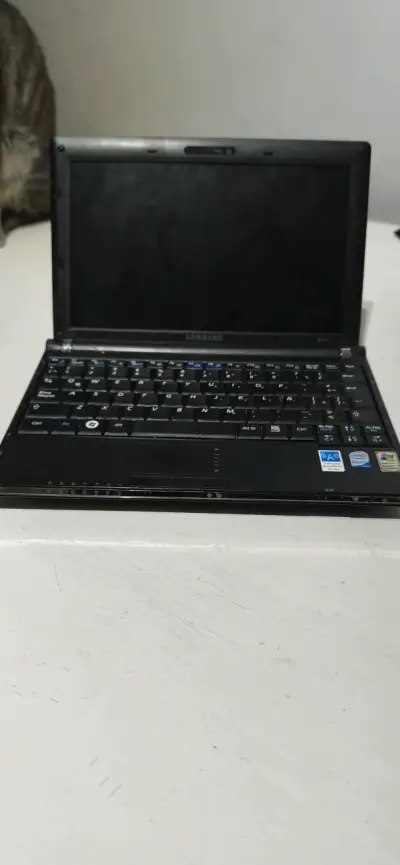 Laptop Samsung usada - miniatura 6