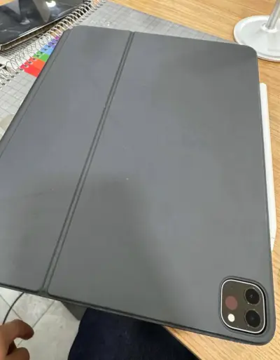 iPad Pro 12.9” + Magic Keyboard + Apple Pencil - miniatura 2