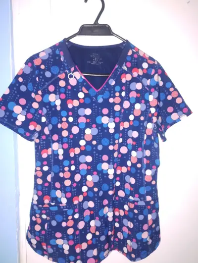 Blusa médica estampada multicolor - miniatura 2