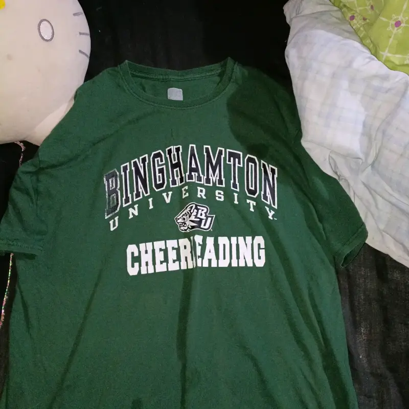 Polera verde Binghamton University