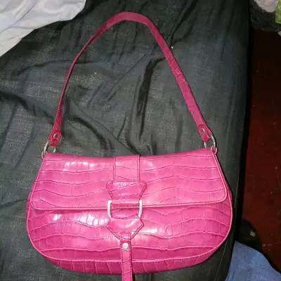 Cartera rosa efecto cocodrilo - miniatura 1