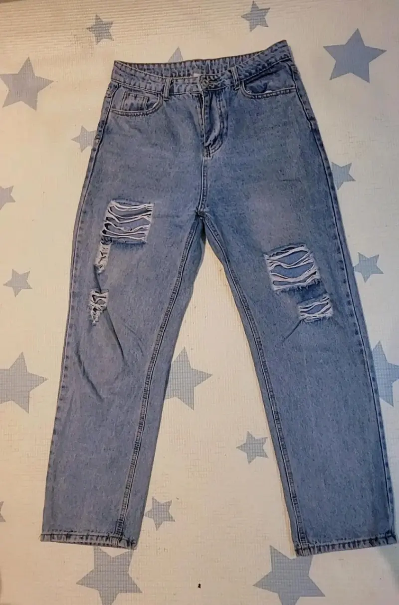 Jeans rasgados azules mom