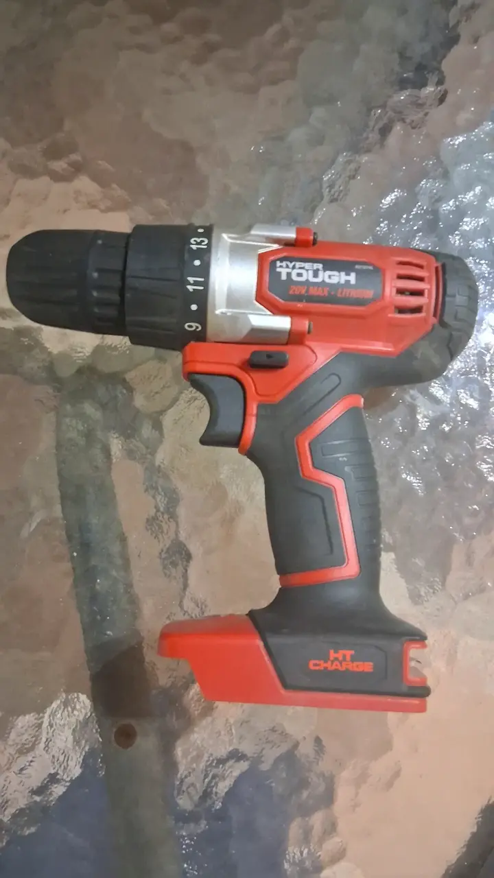 Taladro inalámbrico Hyper Tough 20V - 1