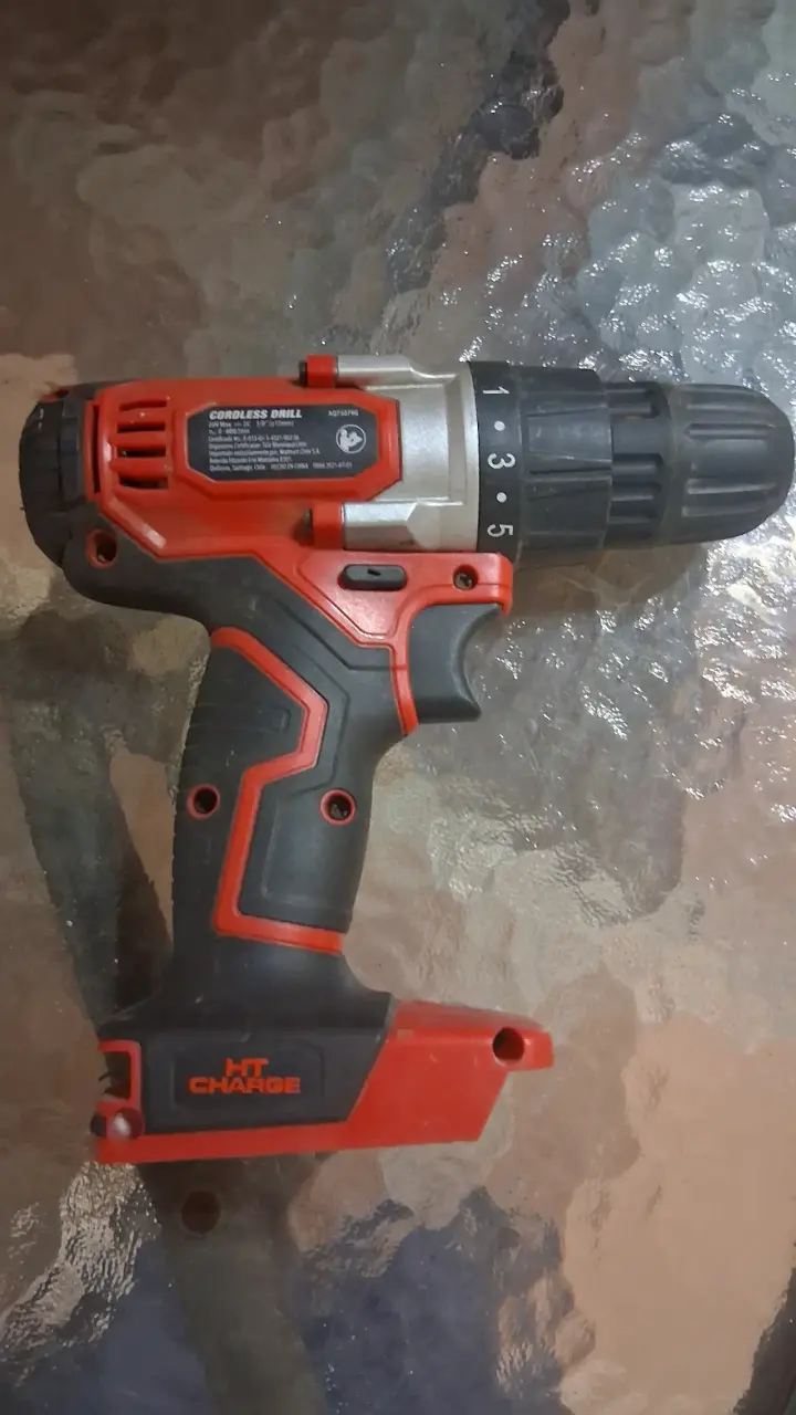 Taladro inalámbrico Hyper Tough 20V - 2