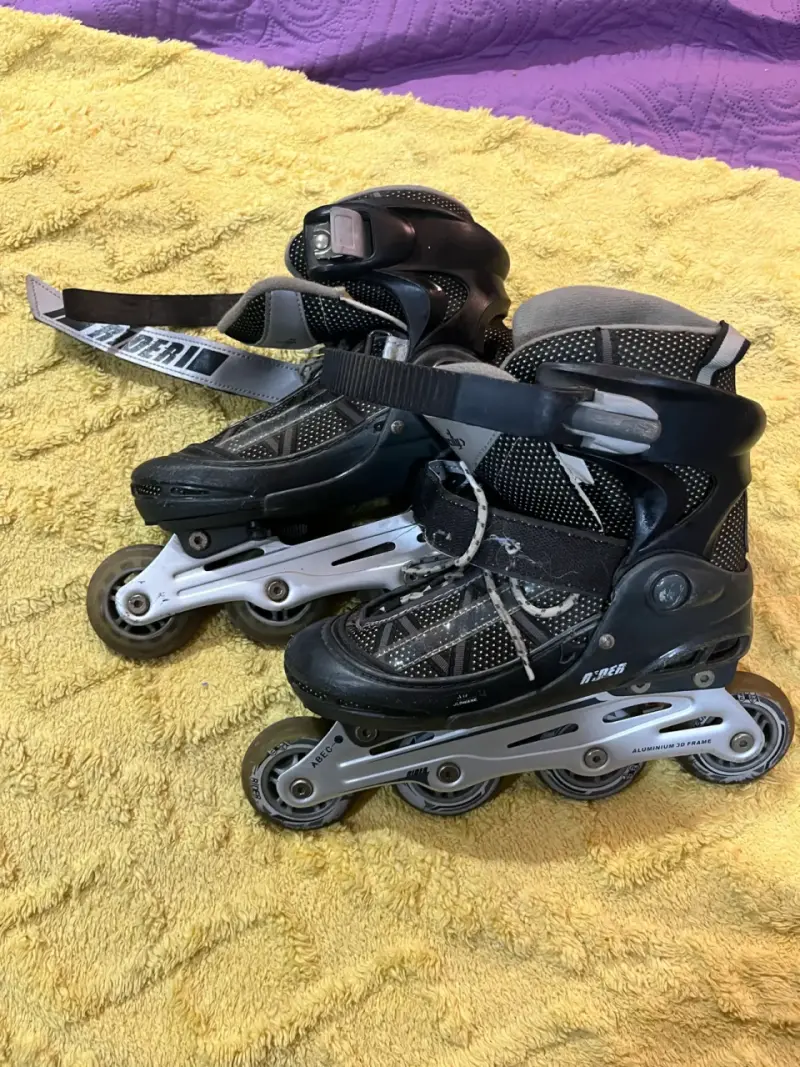Patines en línea negros y grises - 2