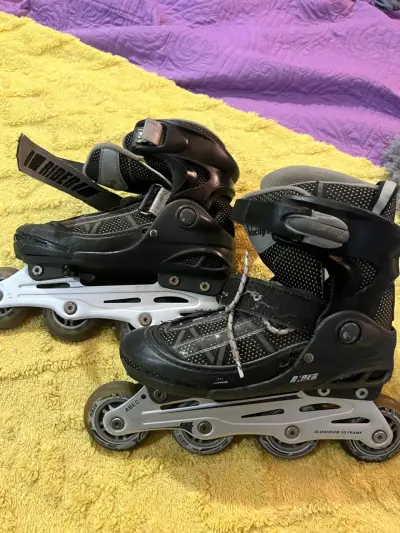 Patines en línea negros y grises - miniatura 4