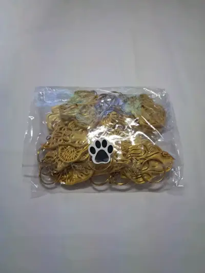 Set de llaveros de perros dorados - miniatura 3