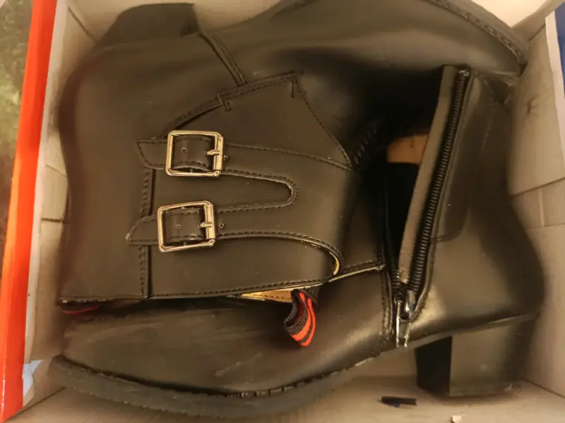 Botas negras de cuero