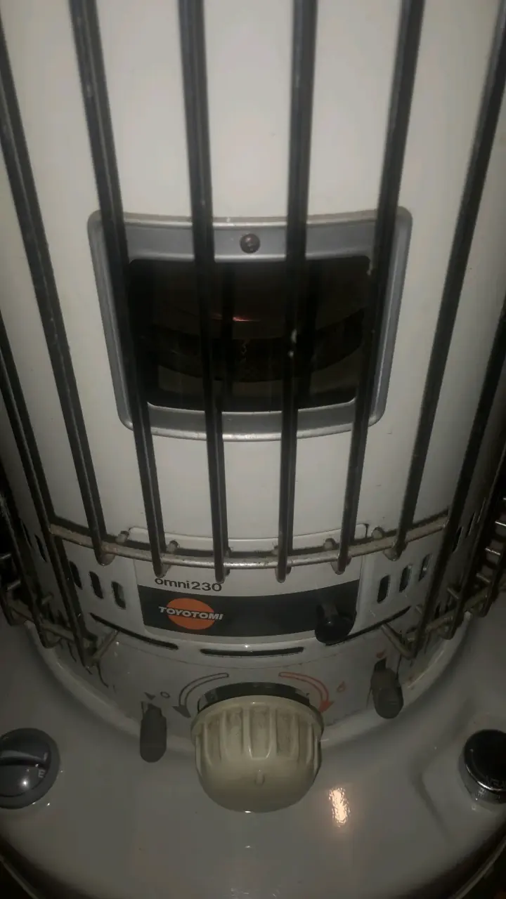 Estufa a parafina Toyotomi Omni 230 Japonés - 1