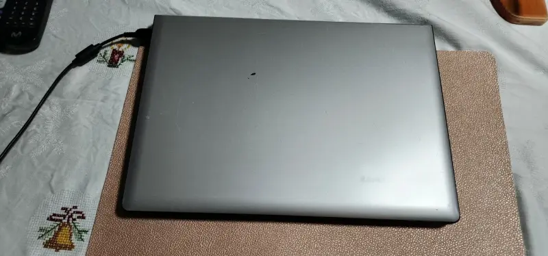 Laptop Lenovo ideapad 300 en perfecto estado - 2