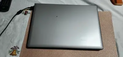 Laptop Lenovo ideapad 300 en perfecto estado - miniatura 2
