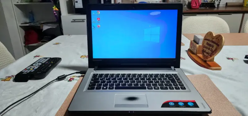 Laptop Lenovo ideapad 300 en perfecto estado - 3
