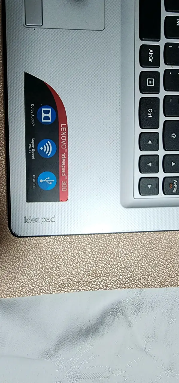 Laptop Lenovo ideapad 300 en perfecto estado - 5