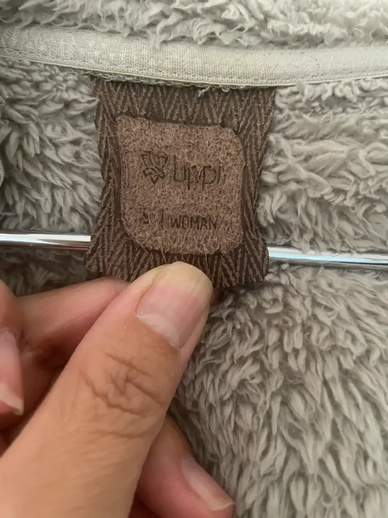 Chaqueta con capucha Uppi - 2