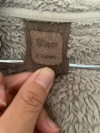 Chaqueta con capucha Uppi - miniatura 2