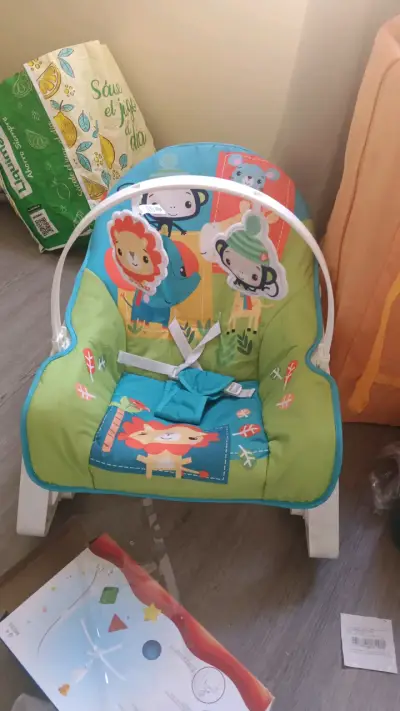 Silla mecedora infantil colorida - miniatura 2