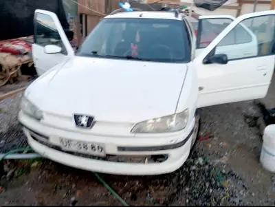 Auto Peugeot 306 para desarme completo - miniatura 1