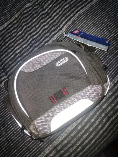 Bolso negro ABUS compacto - miniatura 1