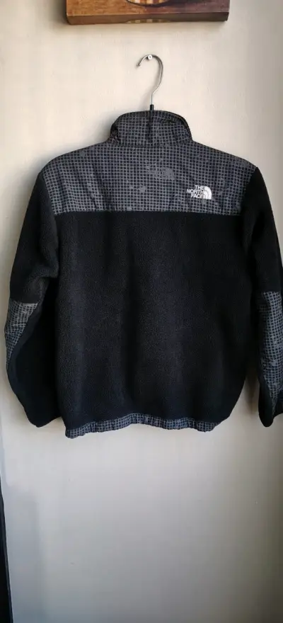 Polera deportiva verde claro - miniatura 2