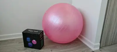 Pelota de yoga rosada - miniatura 1
