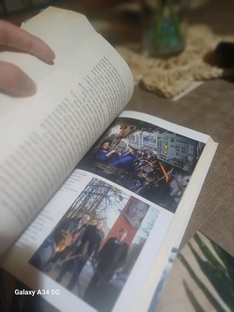 Libro 'Resistencia' de Scott Kelly - 3