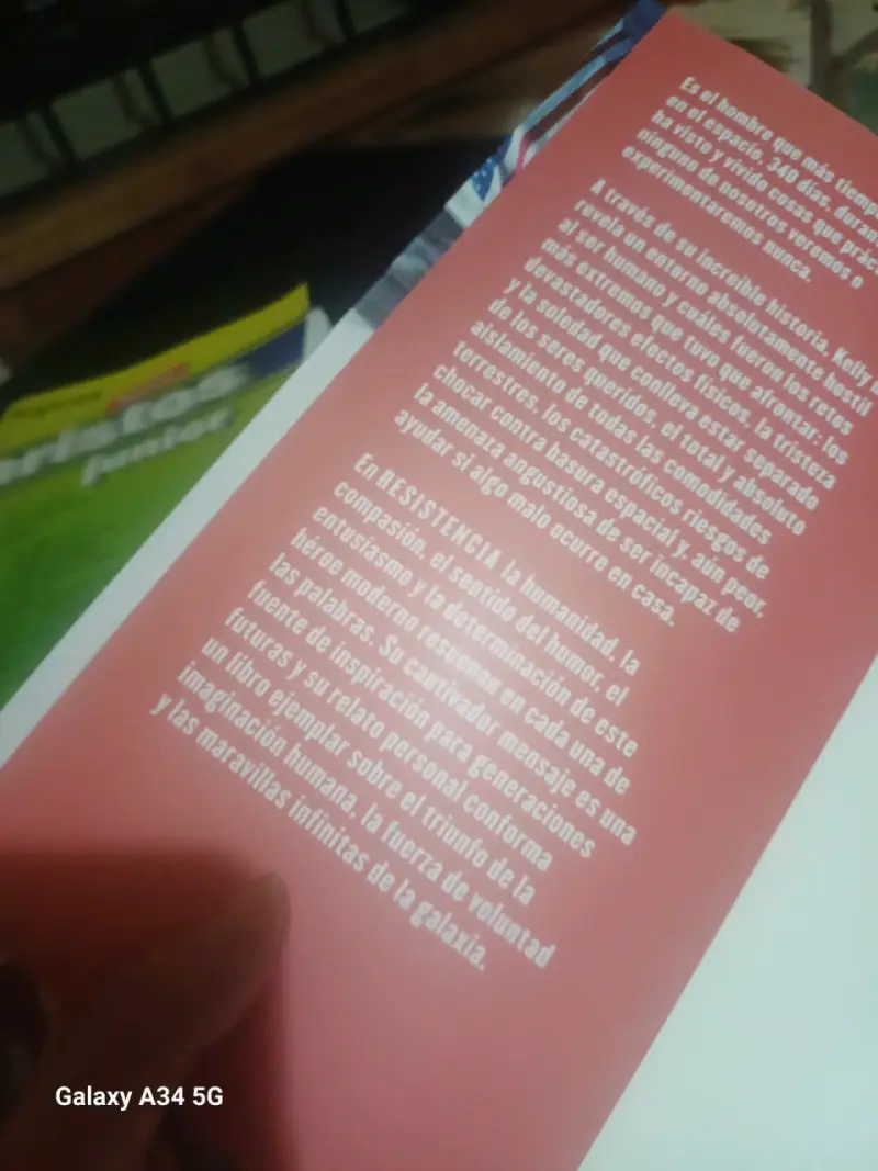 Libro 'Resistencia' de Scott Kelly - 4